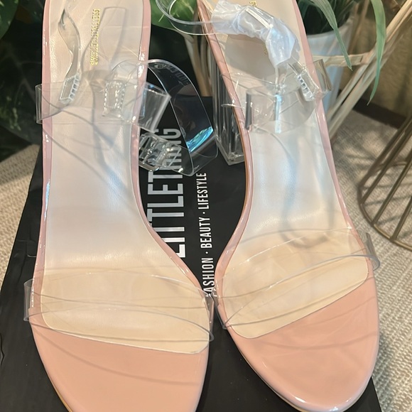 Pretty little thing PLT clear heels nude size 9 ( 8- runs small!) NIB - Picture 6 of 6